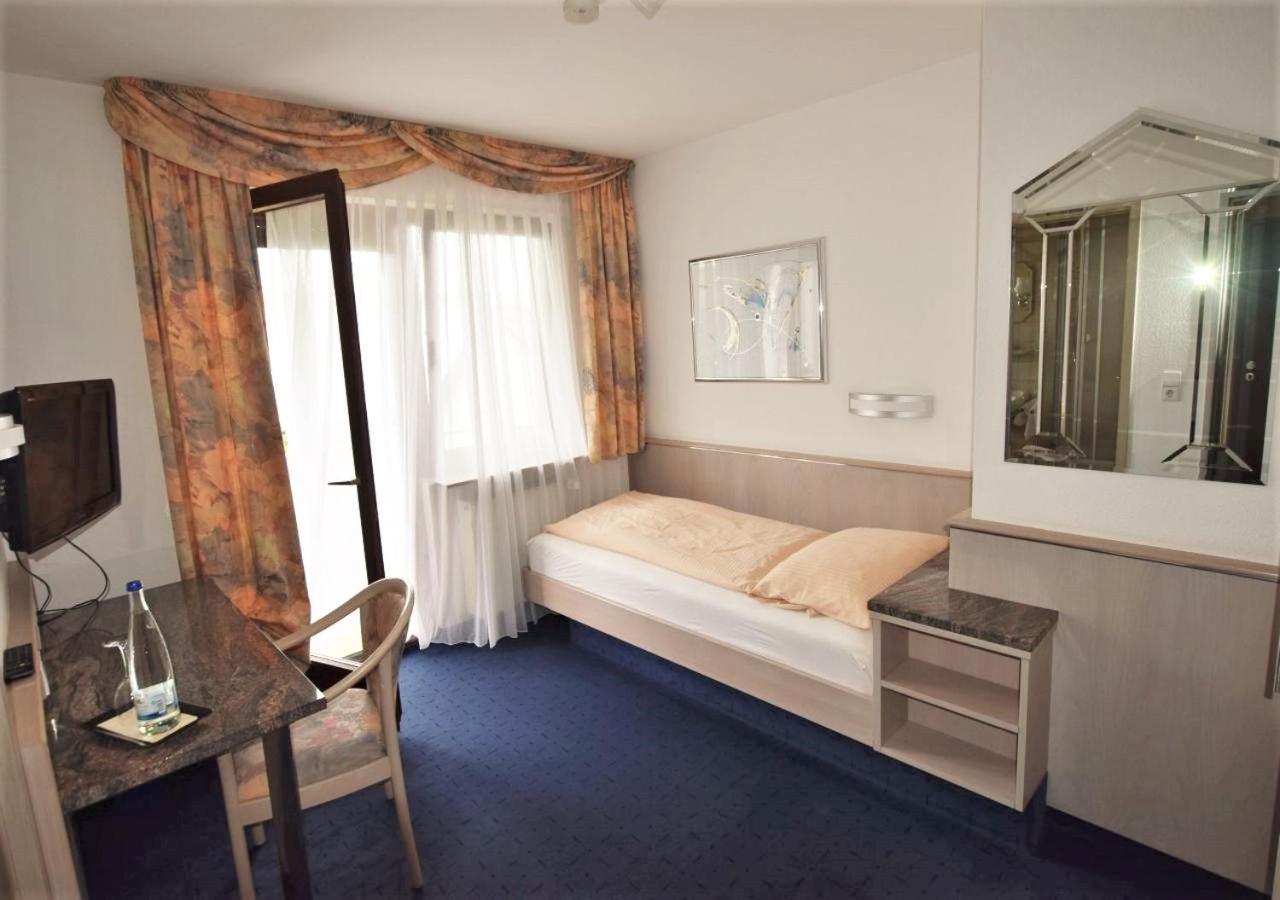 Hotel Alena - Kontaktlos Check-In フィルダーシュタット エクステリア 写真