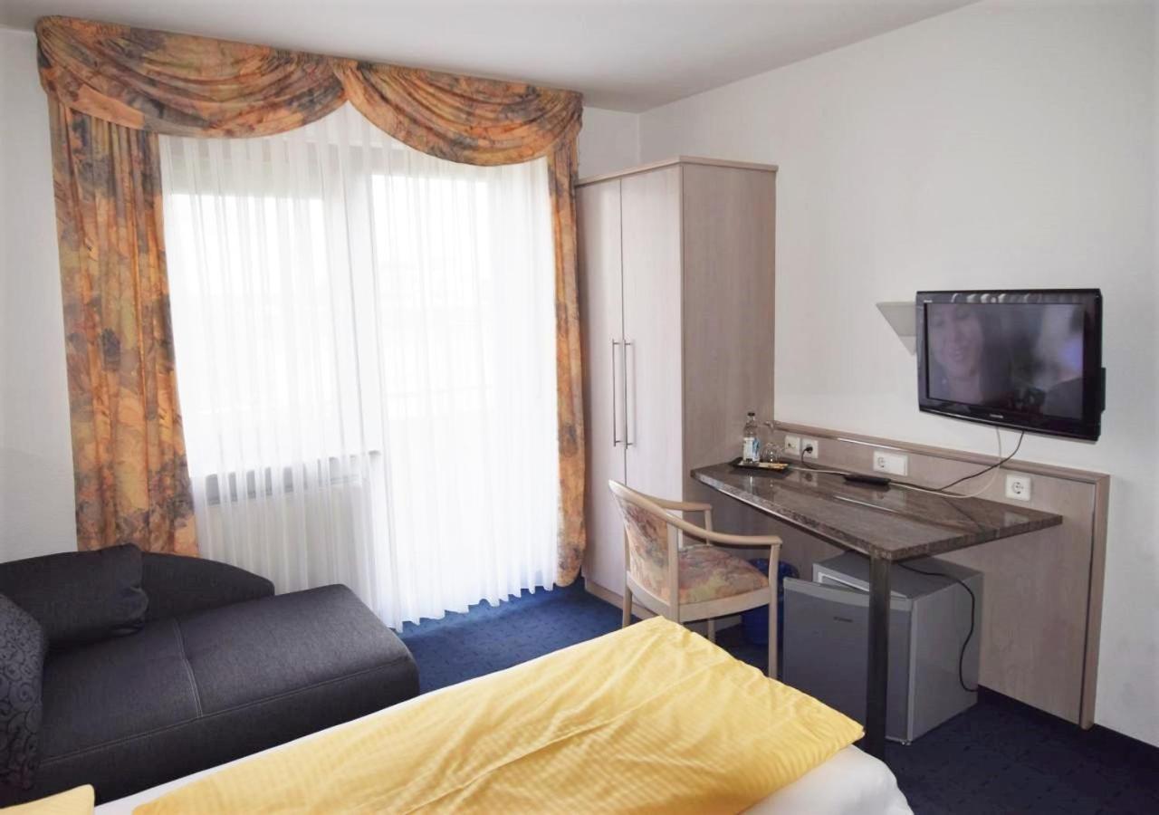 Hotel Alena - Kontaktlos Check-In フィルダーシュタット エクステリア 写真