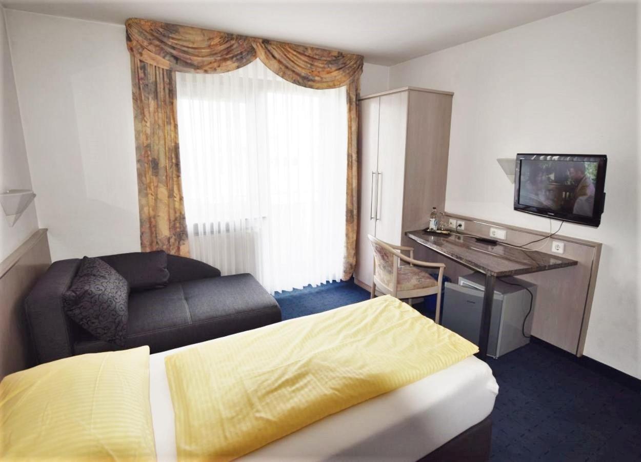Hotel Alena - Kontaktlos Check-In フィルダーシュタット エクステリア 写真
