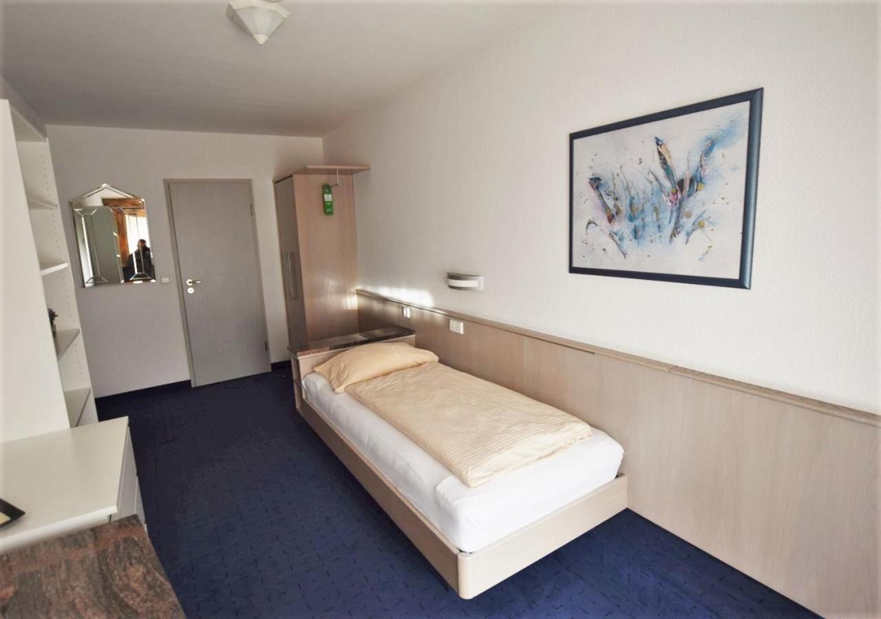 Hotel Alena - Kontaktlos Check-In フィルダーシュタット エクステリア 写真
