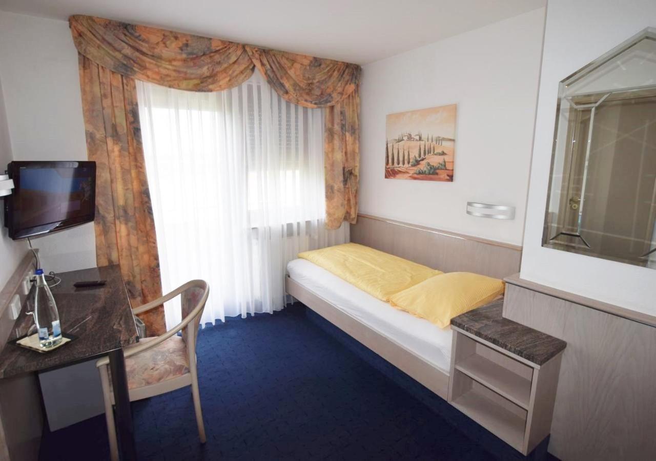 Hotel Alena - Kontaktlos Check-In フィルダーシュタット エクステリア 写真