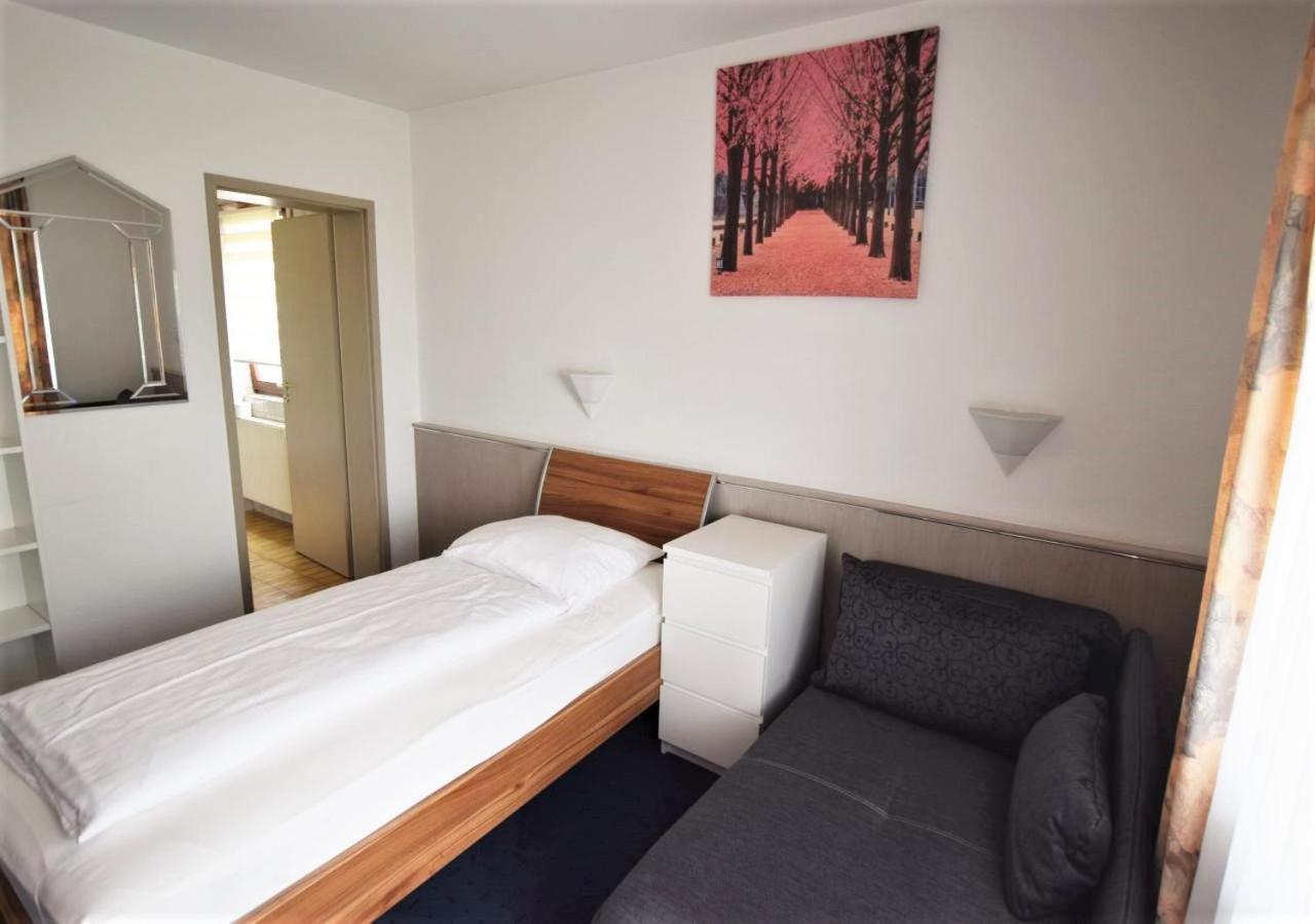 Hotel Alena - Kontaktlos Check-In フィルダーシュタット エクステリア 写真