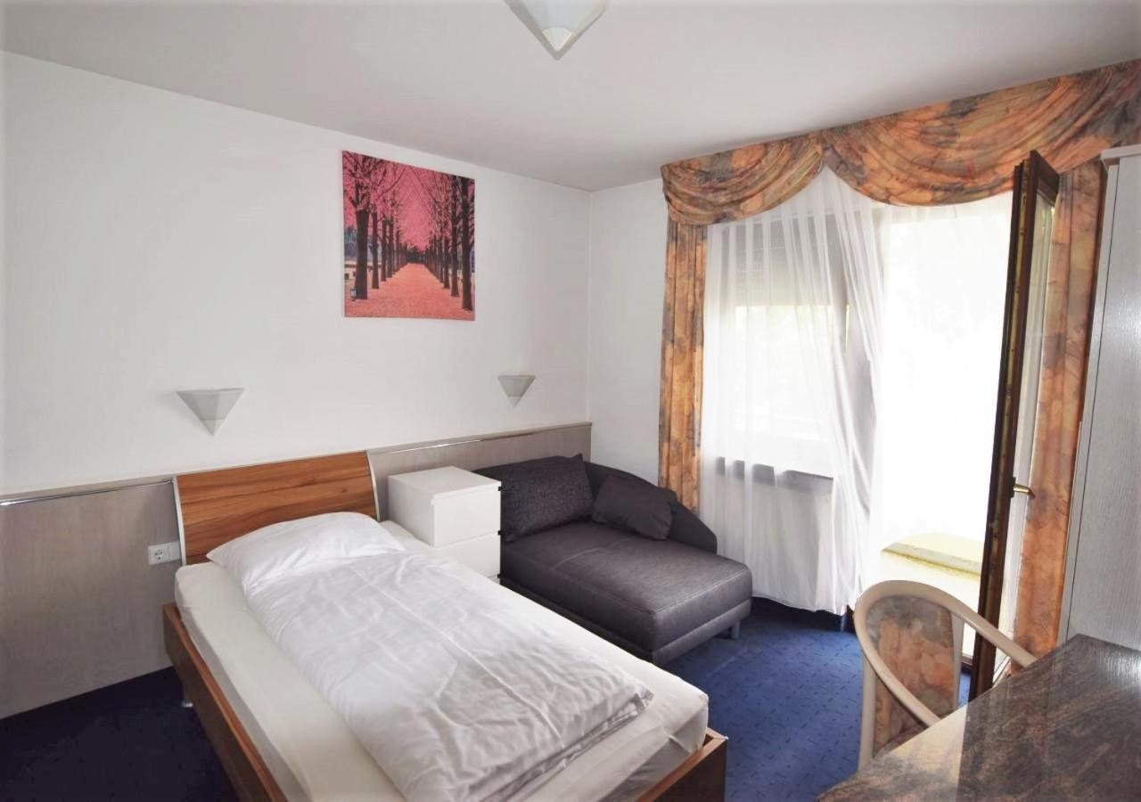 Hotel Alena - Kontaktlos Check-In フィルダーシュタット エクステリア 写真